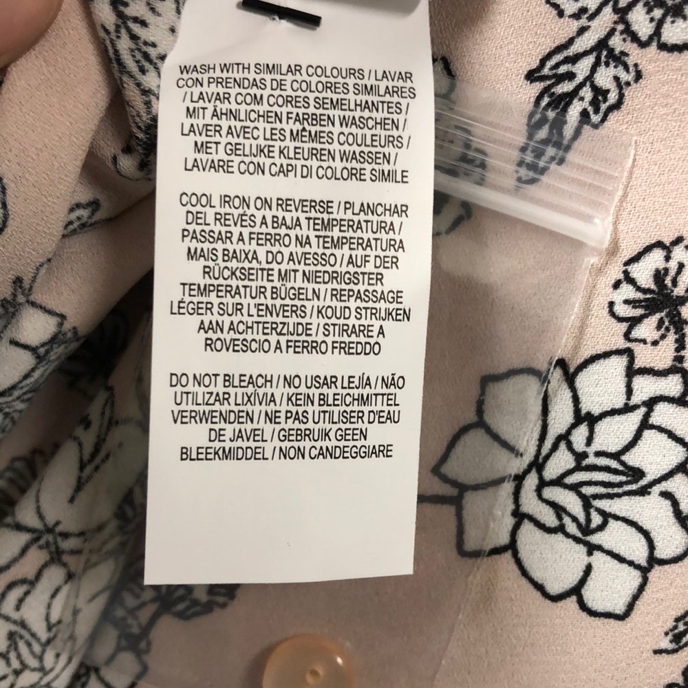 Pretty Floral Button Down Top - Picture 8 of 8